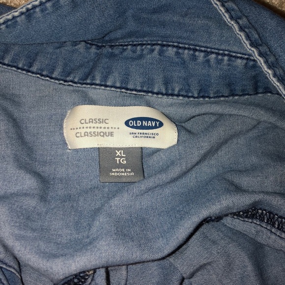 Old navy long sleeve button down shirt - Picture 2 of 3